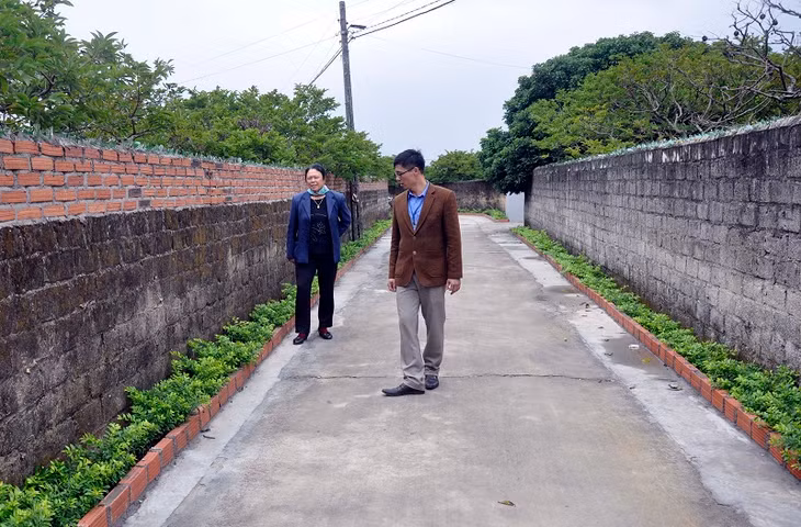 Đường thôn, ngõ xóm của xã luôn phong quang sạch đẹp, ANTT đảm bảo an toàn, bình yên, người dân địa phương yên tâm, phấn khởi xây dựng quê hương ngày càng giàu mạnh. 