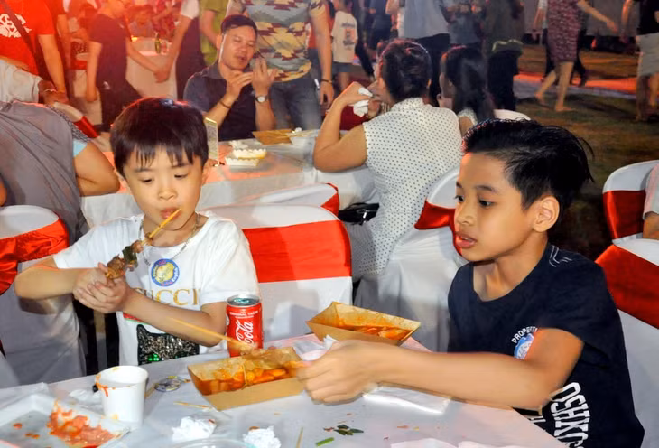 Các thực khách 
