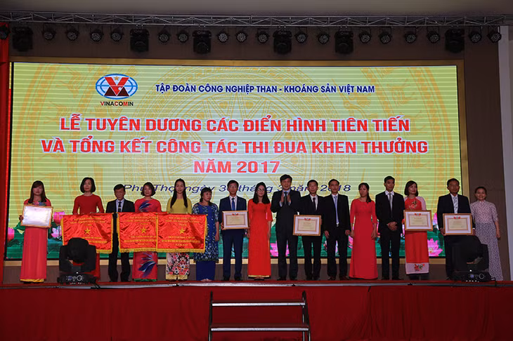 Nhiều tập thể, cá nhân được TKV tuyên dương, khen thưởng vì có thành tích xuất sắc