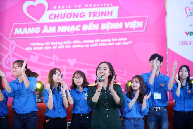 Một trong những chương trình mang âm nhạc đến bệnh viện. Ảnh: BTC