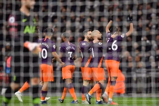  Man City đã trở lại ngôi đầu sau thắng lợi trước Tottenham.