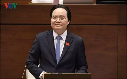 Bộ trưởng Bộ GD-ĐT Phùng Xuân Nhạ trả lời chất vấn