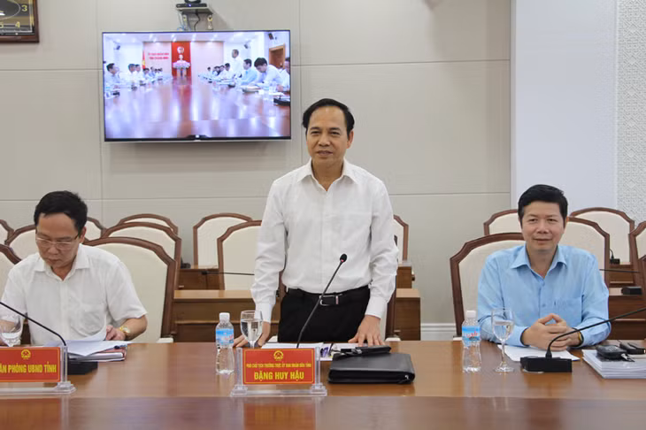 Phó Chủ tịch Thường trực UBND tỉnh Đặng Huy Hậu làm rõ một số kinh nghiệm của Quảng Ninh trong triển khai chương trình OCOP.