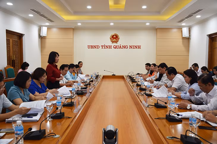 Quang cảnh buổi làm việc.
