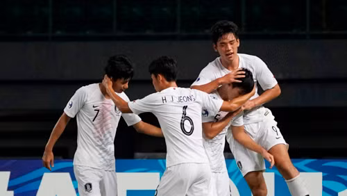 Hàn Quốc, đội đang giữ kỷ lục vô địch tại giải U19 châu Á với 12 lần đăng quang, gặp rất nhiều khó khăn khi đối đầu Việt Nam.