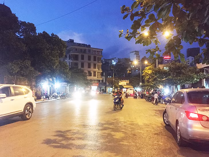 Khu vực chợ Vườn Đào, phường Bãi Cháy, TP Hạ Long trước và sau đợt cao điểm lập lại trật tự đô thị 