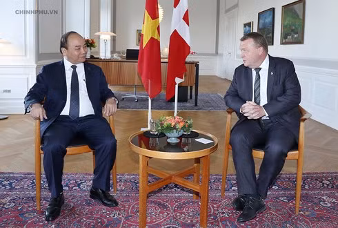 Thủ tướng Nguyễn Xuân Phúc hội đàm với Thủ tướng Đan Mạch Lars Løkke Rasmussen. Ảnh: VGP/Quang Hiếu