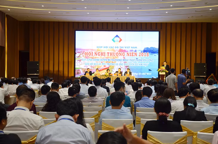 Quang cảnh hội nghị