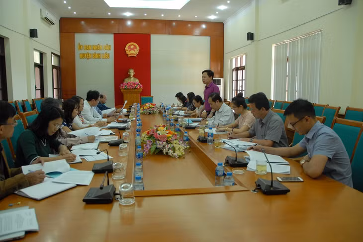 Quang cảnh buổi làm việc.