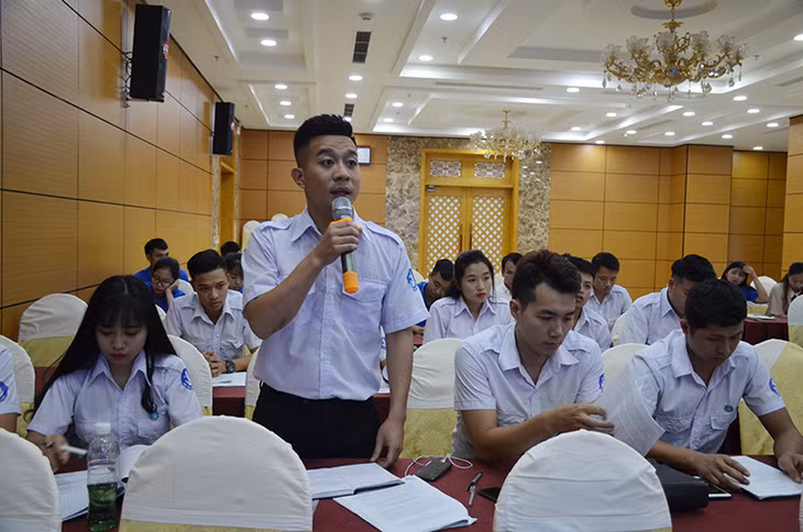 Đại biểu tham dự hội nghị đóng góp ý kiến xây dựng Hội
