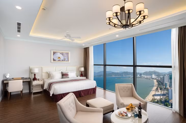 Tầm nhìn hướng biển cực đẹp tại căn hộ khách sạn Vinpearl Condotel Beachfront Nha Trang