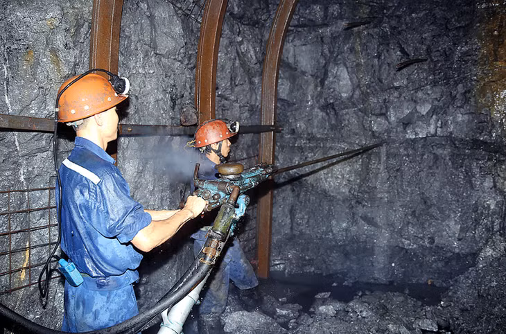 Các đơn vị ngành Than đang tập trung đầu tư khai thác hầm lò thay cho lộ thiên nhằm đảm bảo mục tiêu phát triển sản xuất gắn với môi trường.