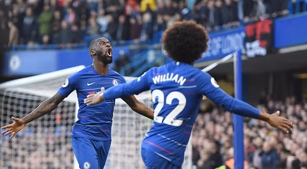 Sau một mùa chơi cho Chelsea, Rudiger (trái) chơi ngày càng chững chạc và trở thành trụ cột của đội bóng áo xanh. Ảnh: DM.