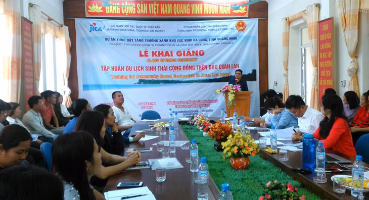 Các học viên tham dự lớp tập huấn.