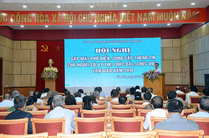 đồng chí Nguyễn Hồng Dương, Phó Bí thư Thành ủy, Chủ tịch UBND thành phố, thông tin tình hình thực hiện nhiệm vụ phát triển kinh tế - xã hội 9 tháng, phương hướng nhiệm vụ những tháng cuối năm.