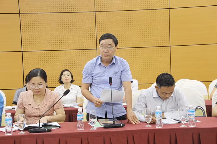 Đại biểu tham luận tại Hội thảo