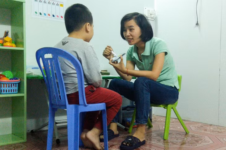 Ngoài chuyên môn, giáo viên dạy trẻ chuyên biệt cần sự nhiệt tình, kiên trì, lòng yêu trẻ.