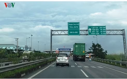 Cao tốc Nội Bài-Lào Cai được thông xe và đưa vào khai thác toàn tuyến từ quý III-2014.