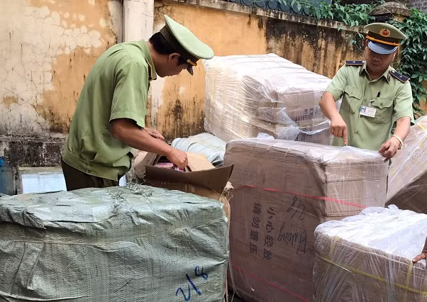 Hàng hóa do Đội QLTT số 12 tạm giữ.