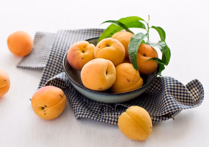 Những quả mơ chín mọng là nguồn nguyên liệu chính tạo ra hương vị đặc biệt của nước mơ Yên Tử.