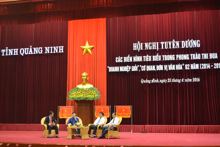 Giao lưu với đại diện các doanh nghiệp tiêu biểu
