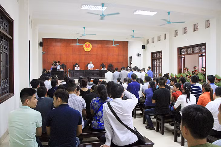 Quang cảnh buổi xét xử