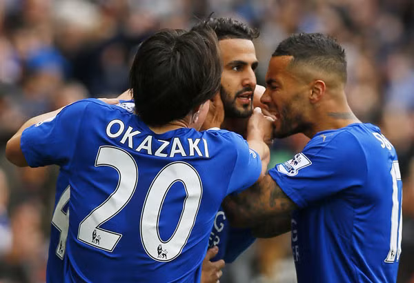 Mahrez chứng tỏ bản lĩnh ngôi sao khi đội bóng cần anh nhất. Ảnh: Reuters.