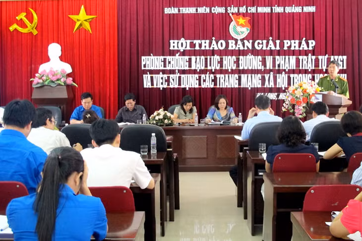 Tỉnh Đoàn tổ chức Hội thảo bàn giải pháp phòng chống bạo lực học đường, vi phạm trật tự ATGT và việc sử dụng các trang mạng xã hội trong học sinh, sinh viên. Ảnh: Bá Trinh (Tỉnh Đoàn)