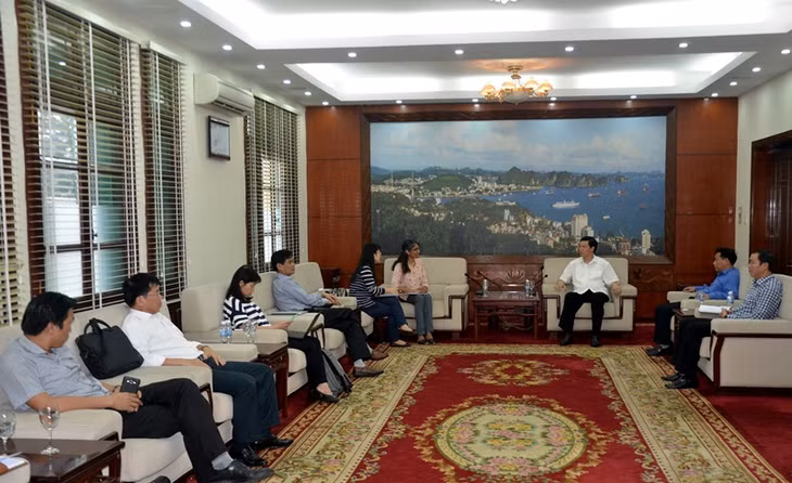 Quang cảnh buổi làm việc.