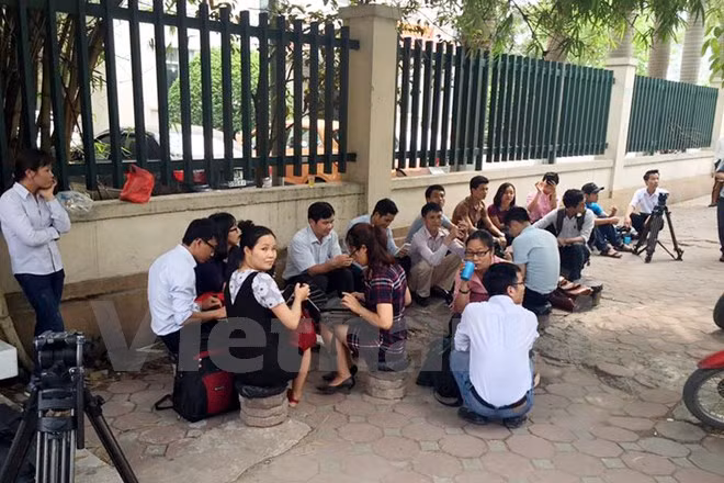 Phóng viên báo chí bị chặn