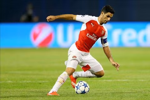  Mùa hè 2016 này, tiền vệ Mikel Arteta có thể rời Arsenal gia nhập Man City và làm trợ lý cho tân HLV Pep Guardiola