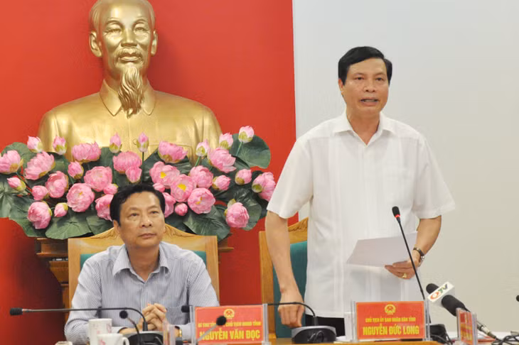 Phát biểu tại hội nghị, đồng chí Nguyễn Đức Long, Chủ tịch UBND tỉnh đề nghị với Chính Phủ và các Bộ liên quan, đồng ý cho Quảng Ninh đầu tư bằng ngân sách địa phương thành lập Trung tâm kiểm nghiệm thực phẩm trực thuộc Trung tâm Y tế dự phòng Quảng Ninh 