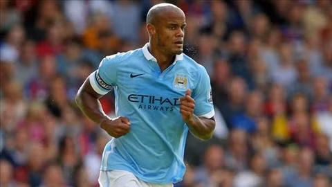  Trung vệ thép Vincent Kompany đã trở lại