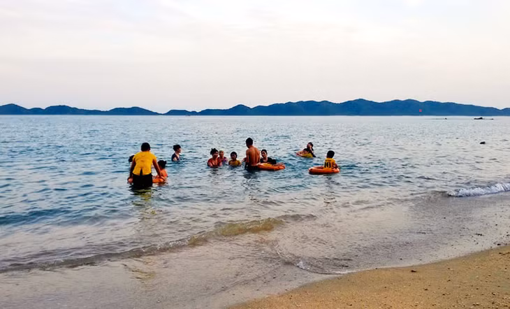 Đắm mình trong làn nước trong xanh…