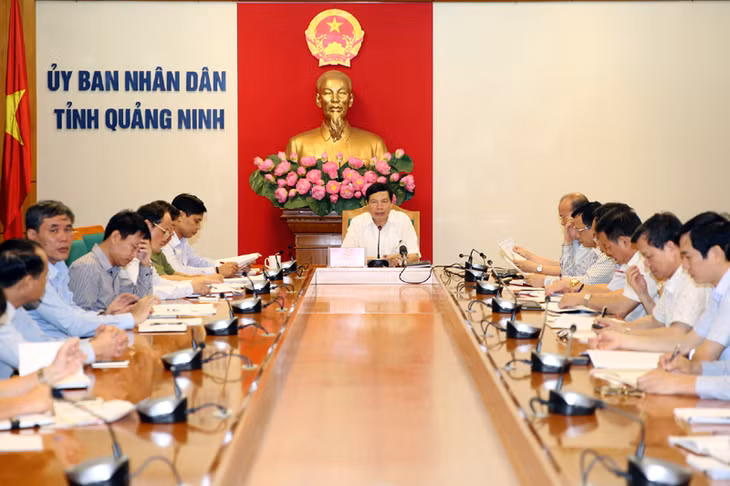 Quang cảnh cuộc họp
