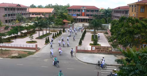 Trường THPT chuyên Lê Quý Đôn (tỉnh Quảng Trị).