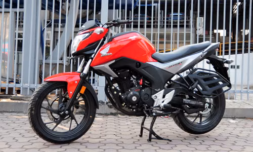 Xe côn tay CB Hornet 160R của Honda Ấn Độ về Hà Nội.