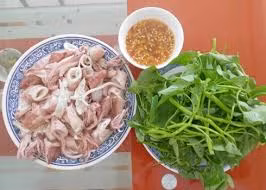Mực ống luộc.jpg