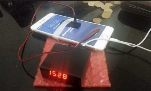 Một thiết bị dò mã mật khẩu khoá của iPhone.