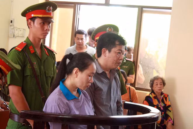 Các bị cáo tại phiên tòa.