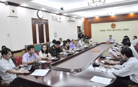 Quang cảnh đầu cầu Quảng NInh 