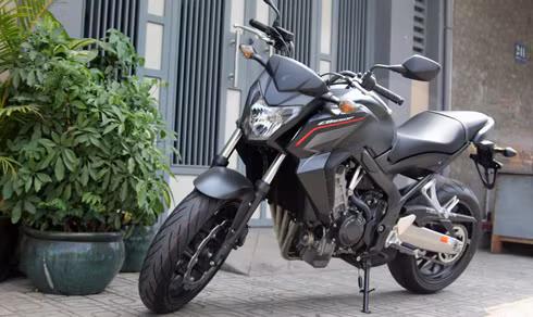 Honda CB650F xuất hiện tại Sài Gòn.