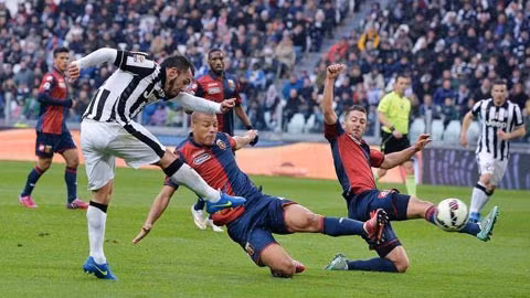 Tevez ghi bàn duy nhất của trận đấu