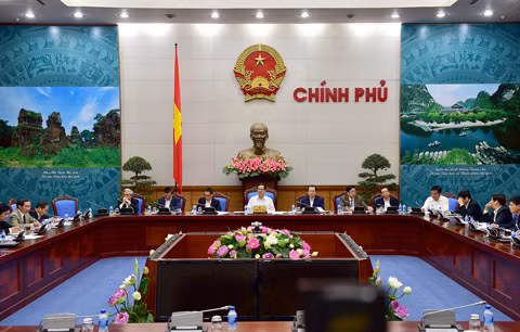 Thủ tướng Nguyễn Tấn Dũng; các Phó Thủ tướng: Vũ Văn Ninh, Vũ Đức Đam làm việc với các bộ, ngành về cải cách thủ tục hành chính trong lĩnh vực hải quan. Ảnh: VGP/Nhật Bắc