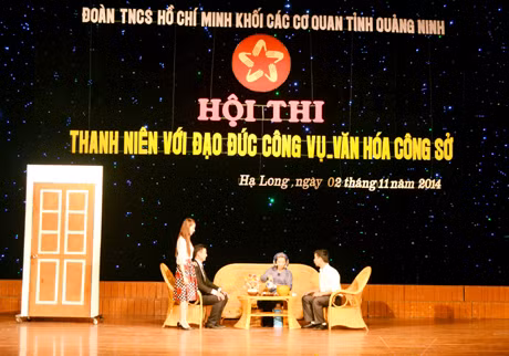 Đoàn Thanh niên Khối các cơ quan tỉnh tổ chức Hội thi Thanh niên với đạo đức công vụ - văn hoá công sở, tháng 11-2014.