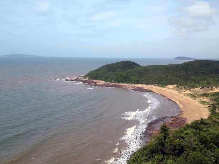Một góc đảo Vĩnh Thực nhìn từ trên cao.