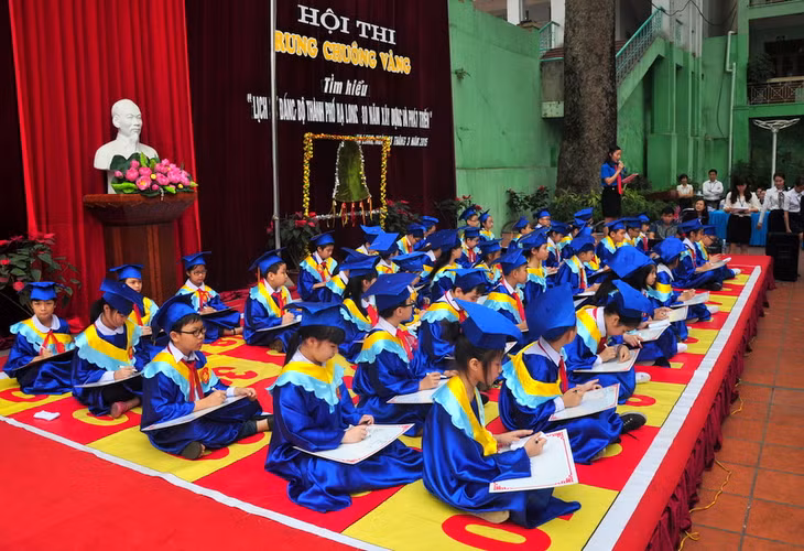 50 học sinh xuất sắc thuộc khối 4 và khối 5 của Trường tiểu học Hạ Long tham dự hội thi.