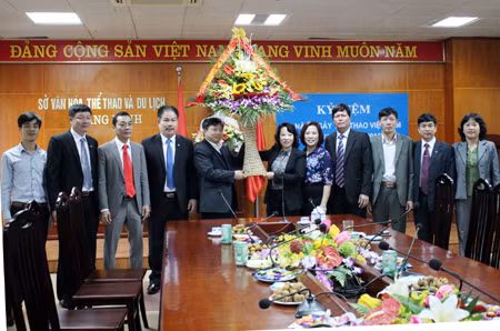  Đồng chí Vũ Thị Thu Thủy, Phó Chủ tịch UBND tỉnh chúc mừng ngày thể thao Việt Nam 27-3 