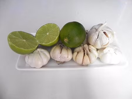 Tỏi, chanh... giúp tăng cường sức đề kháng của hệ miễn dịch, giảm nguy cơ mắc ung thư.