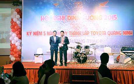 Trao thưởng cho Nhà quản lý xuất sắc nhất năm 2014.
